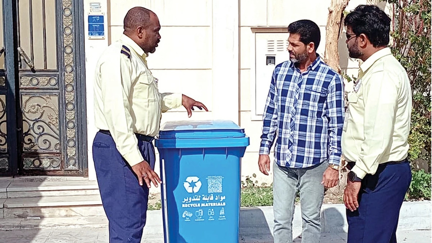 Ministry urges residents to use blue bins for recyclable plastic bottles